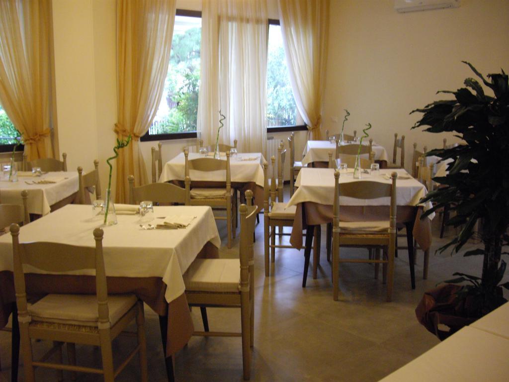Residenza Hotel Garden Toscolano Maderno Eksteriør billede